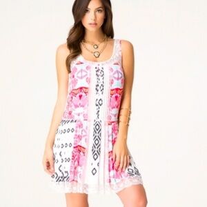 Bebe White Pink Lace Trim Floral Aztec Print Back Tie Boho Shift Dress Size 4